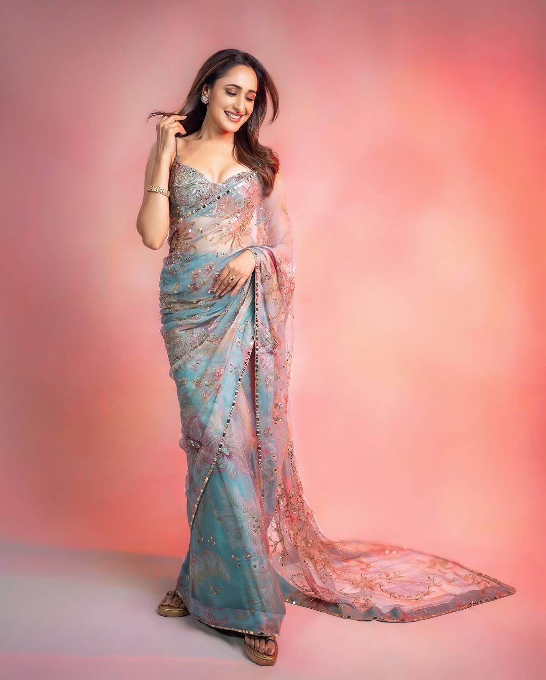 Elegant Floral Saree with Intricate Embroidery
