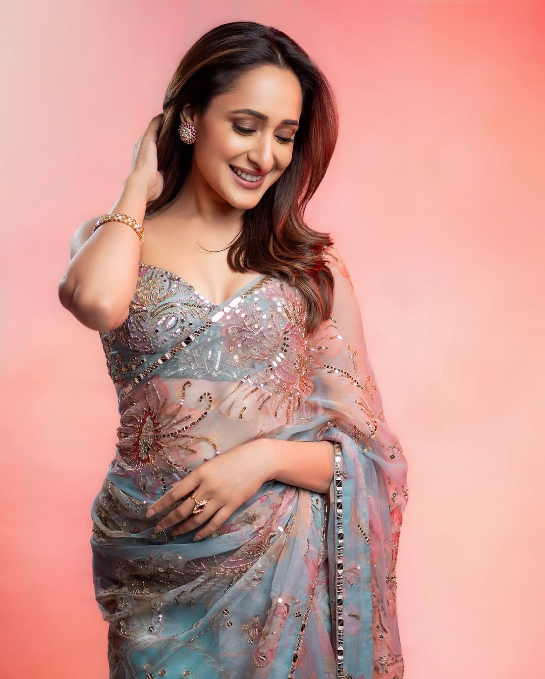 Elegant Floral Saree with Intricate Embroidery