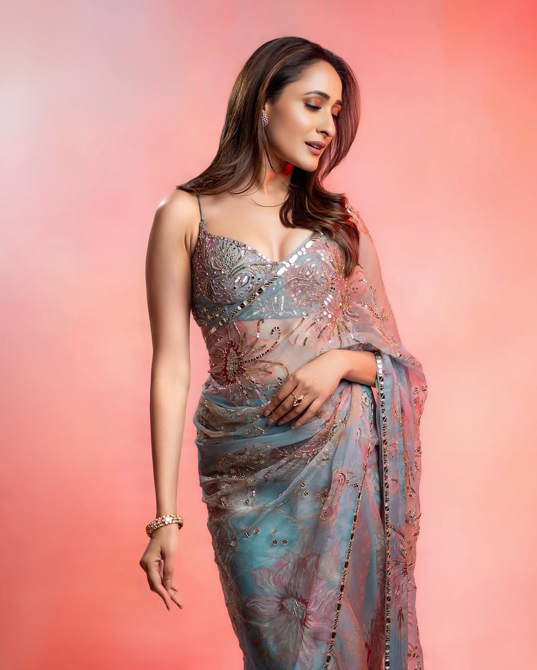 Elegant Floral Saree with Intricate Embroidery