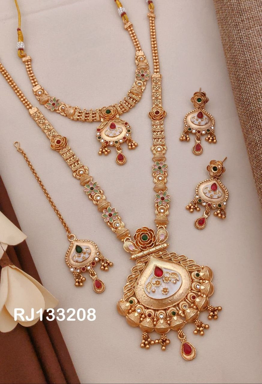 Elegant Gold-Toned Kundan Necklace Set with Earrings and Maang Tikka